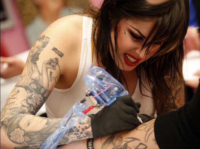 Celebrity Tattoos (75 pics)