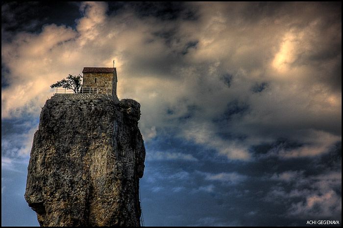 Churches Built on Rocks (12 pics)