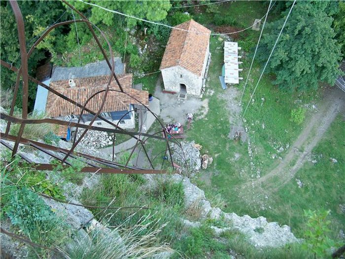 Churches Built on Rocks (12 pics)