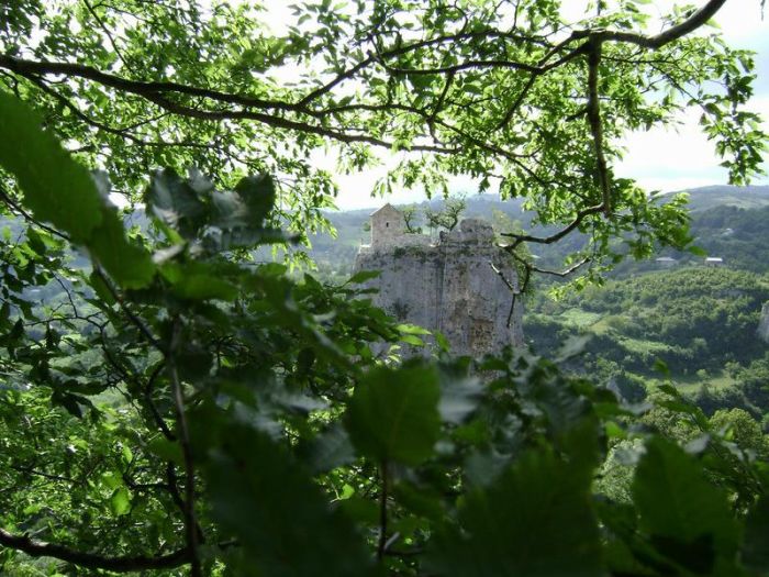 Churches Built on Rocks (12 pics)