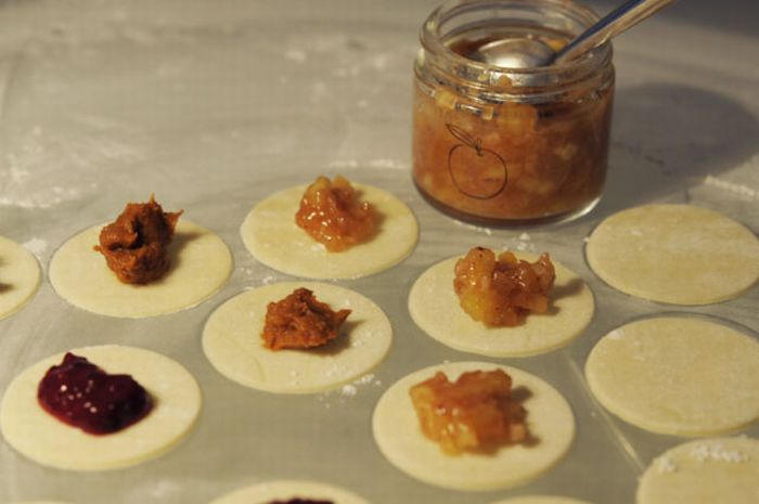 Pies on Sticks (29 pics)