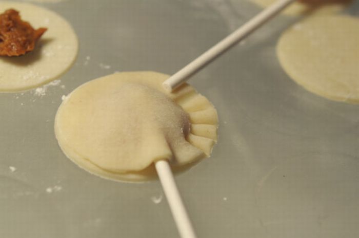 Pies on Sticks (29 pics)