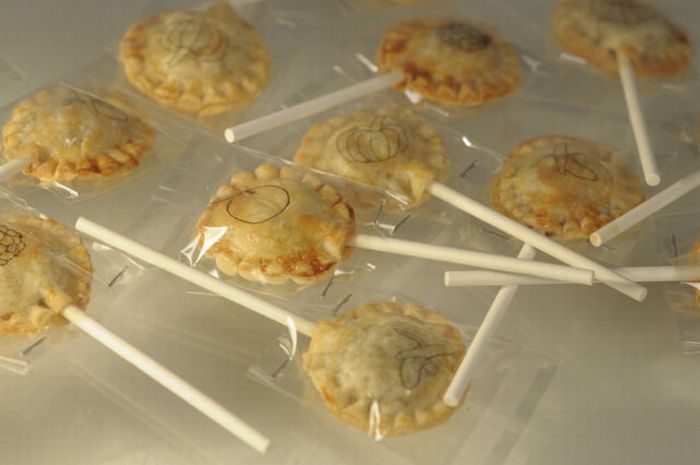 Pies on Sticks (29 pics)