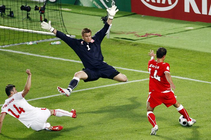 The Funniest Soccer Moments (25 pics)