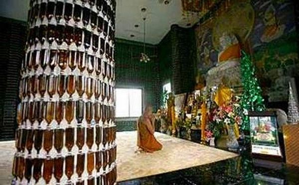 Temple Built Out Of Beer Bottles (21 pics)