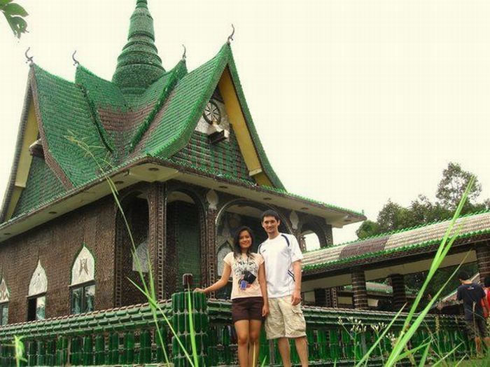 Temple Built Out Of Beer Bottles (21 pics)