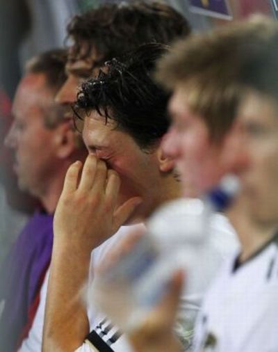 Tears of Soccer. When Grown Men Cry (20 pics)