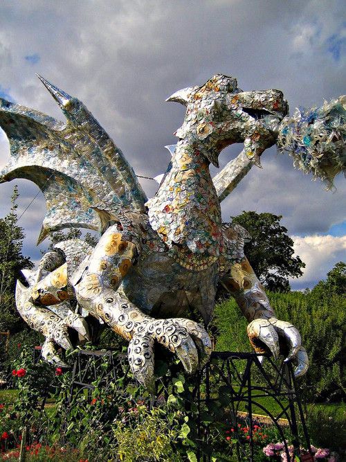 Terrific Works of Art Made From Common Trash (40 pics)