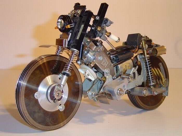 Terrific Works of Art Made From Common Trash (40 pics)