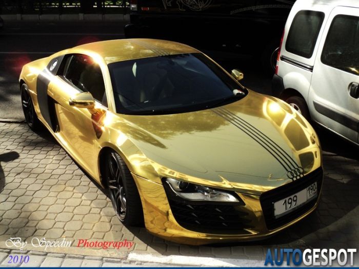 Golden Audi R8 From Russia (4 pics)