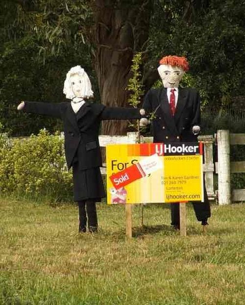 The Ugliest Scarecrows (9 pics)