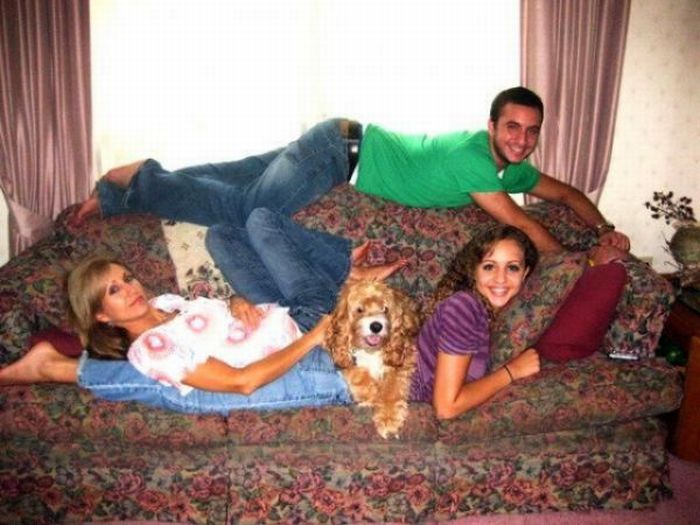 Funny Family Photos With Pets (30 pics)