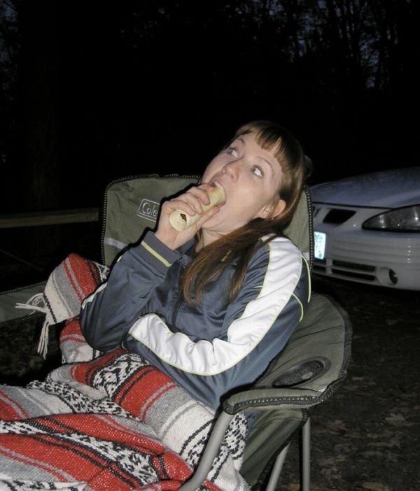 Girls Eating Hot Dogs (78 pics)
