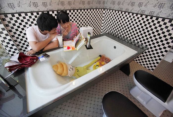 New Toilet Restaurant Opened in China (10 pics)