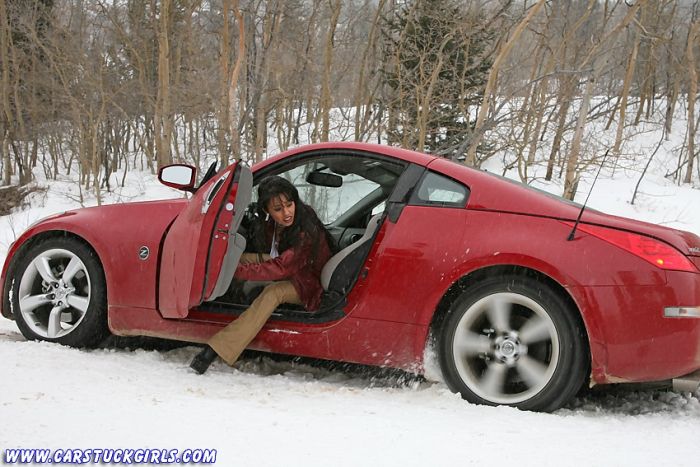 Car Stuck Girls. Part 2 (65 pics)