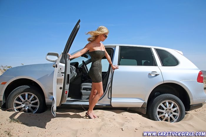 Car Stuck Girls. Part 2 (65 pics)