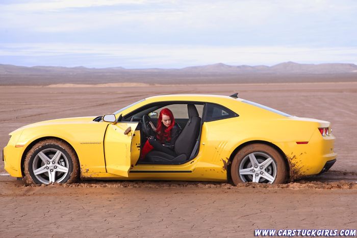 Car Stuck Girls. Part 2 (65 pics)