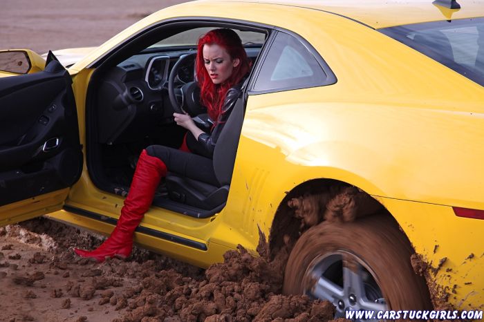Car Stuck Girls. Part 2 (65 pics)