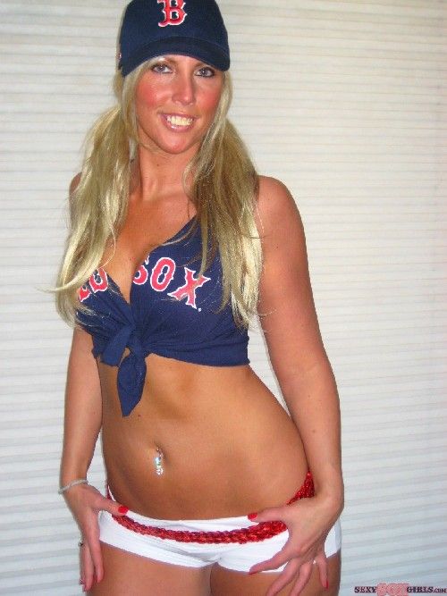 Sexy Red Sox Fans (41 pics)