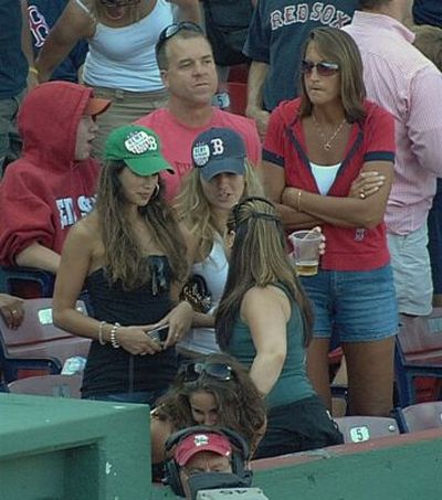 Sexy Red Sox Fans (41 pics)