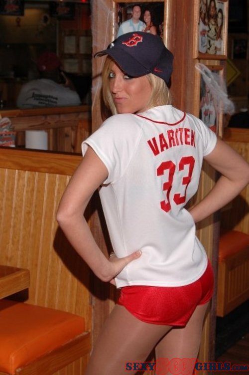 Sexy Red Sox Fans (41 pics)