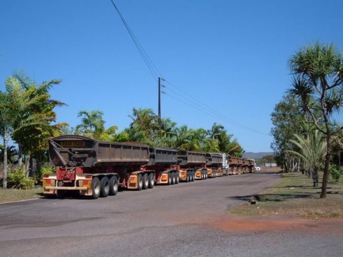 Road Trains (13 pics)