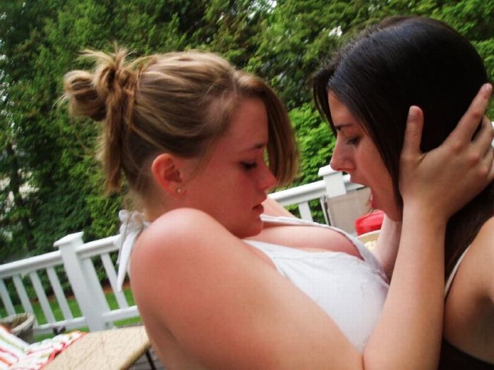 Motorboating Girls (110 pics) .