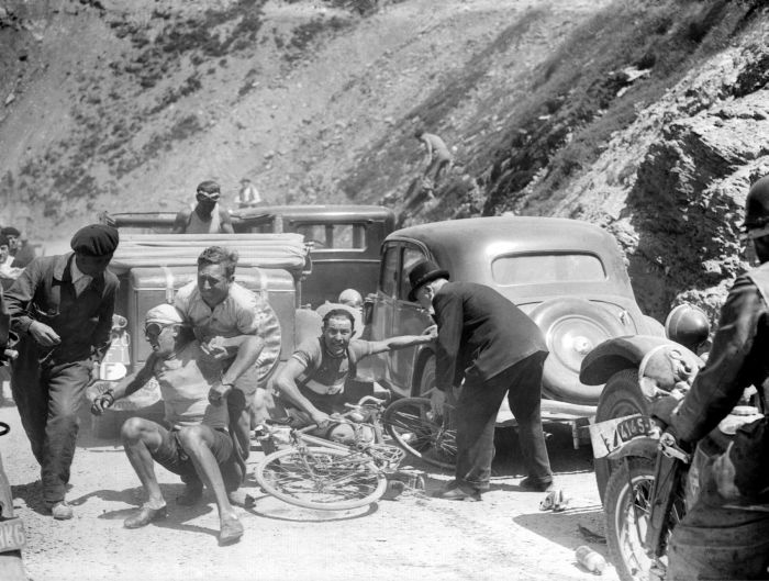 Vintage Photos of Tour de France (7 pics)