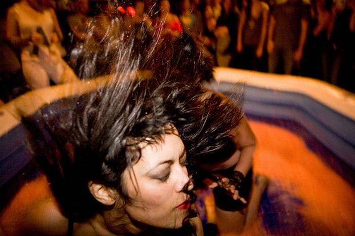 Jell-O Wrestling Bikini Babes (34 pics)