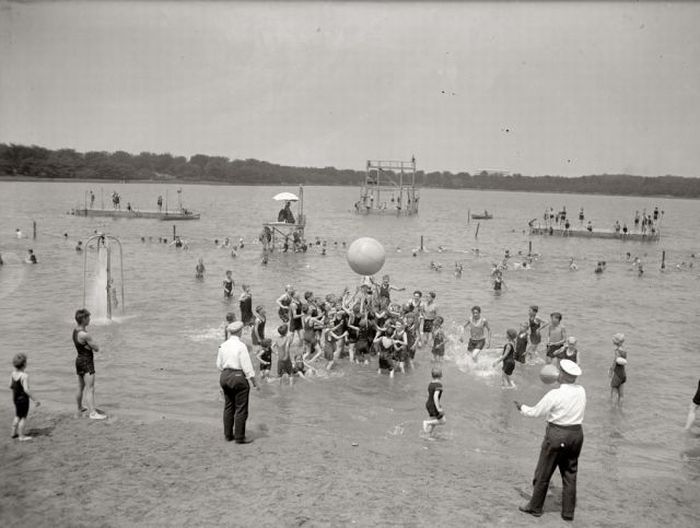 Beaches of the Past (58 pics)