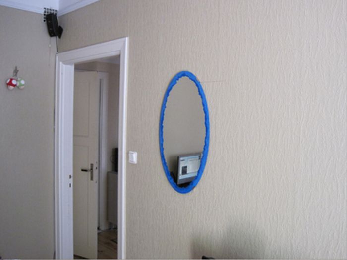Mini Portal Mirror (8 pics)