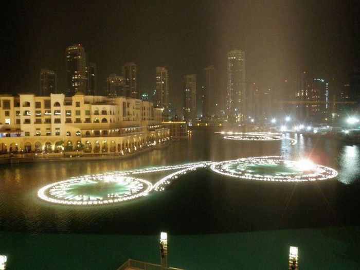 Amazing Water Fountain of Burj Dubai Lake (20 pics + 1 video)