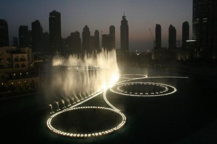 Amazing Water Fountain of Burj Dubai Lake (20 pics + 1 video)
