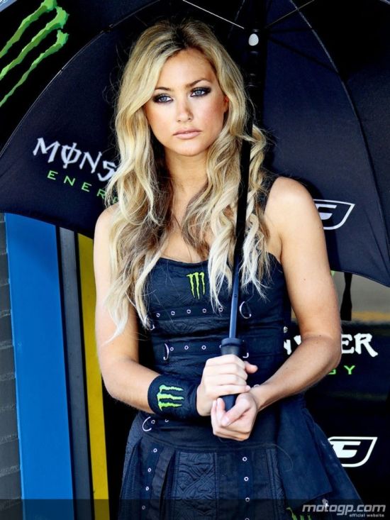 MotoGP 2010 Paddock Girls (66 pics)