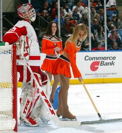 NHL Ice Girls (47 pics)