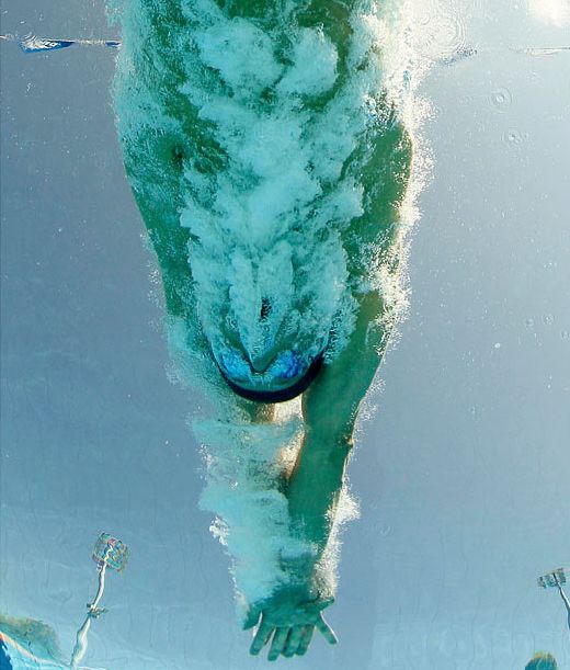 Underwater Photos of Swimmers (24 pics)
