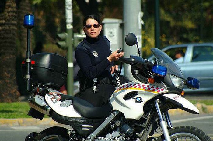 Beautiful Policewomen (35 pics)