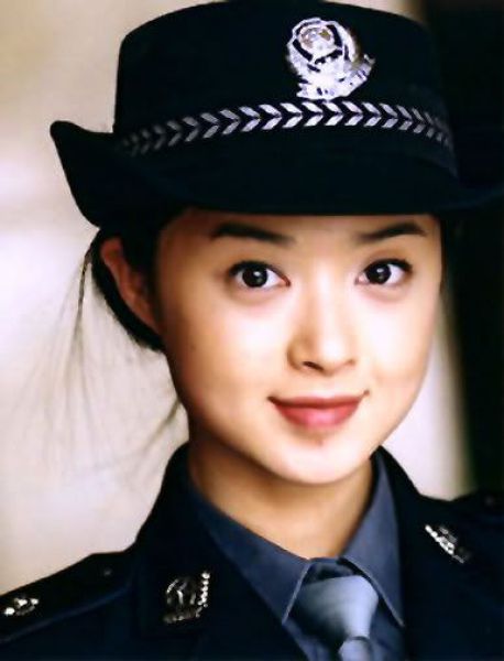 Beautiful Policewomen (35 pics)