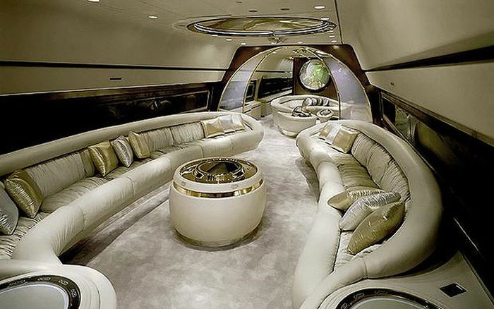 Inside the Planes of World Leaders (11 pics)