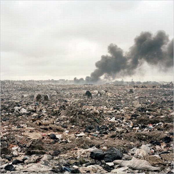 Graveyard for Dead Computers in Ghana (16 pics)