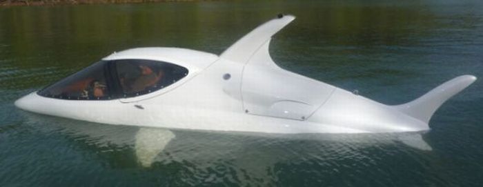 Shark-Like Seabreacher X Boat (9 pics)