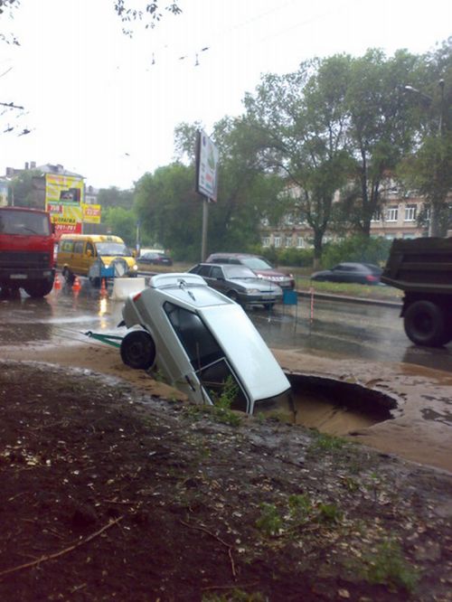 Road Collapse in Russia (6 pics)