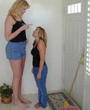 The Tallest Girls of the World (60 pics)