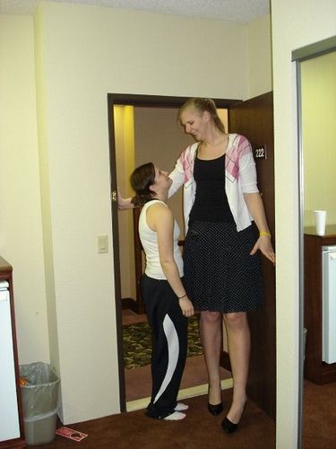 The Tallest Girls of the World (60 pics)