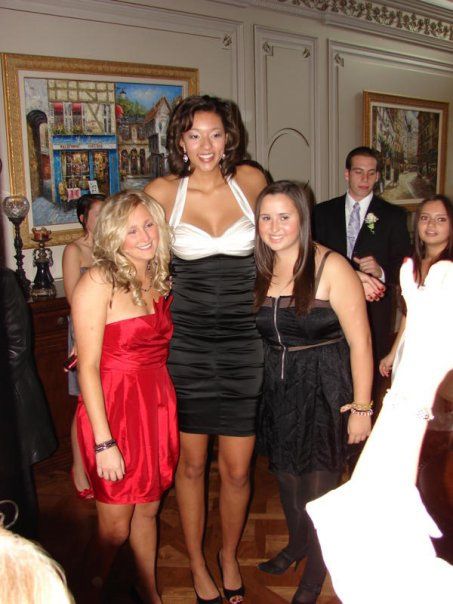 The Tallest Girls of the World (60 pics)