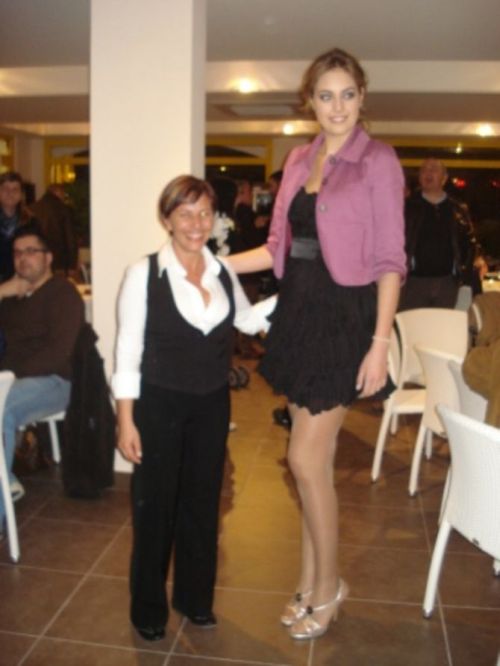 The Tallest Girls of the World (60 pics)