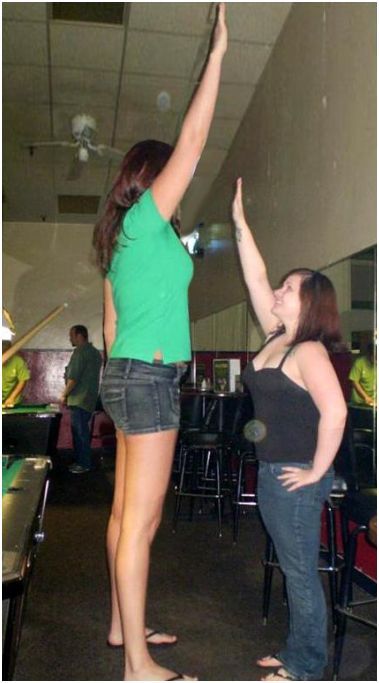 The Tallest Girls of the World (60 pics)