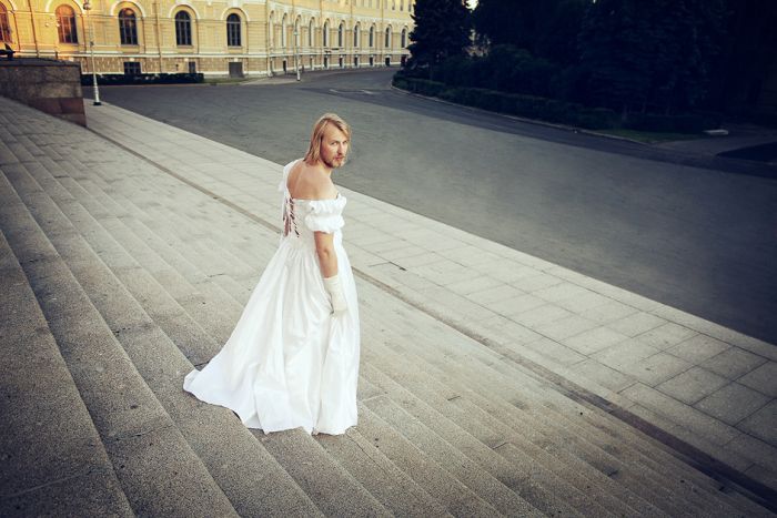 A Russian Bride (52 pics)