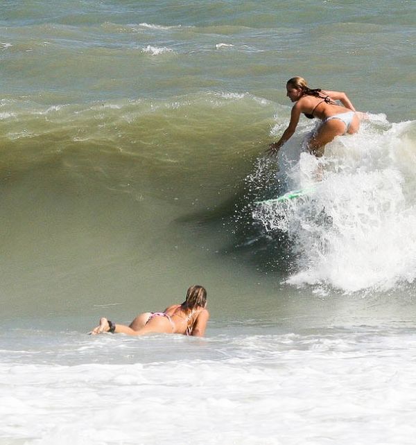 Surfer Butts (34 pics)