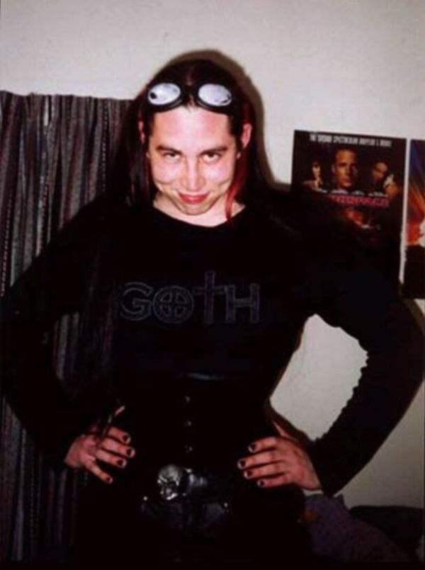 Photos of Goths (25 pics)